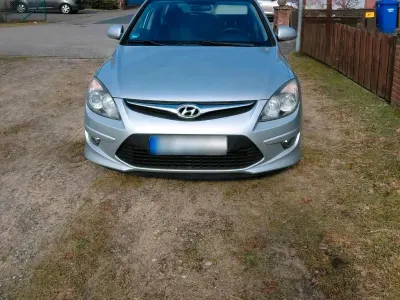 Second-hand Hyundai i30 105 CP (77 kW) 2011 Argintiu Break