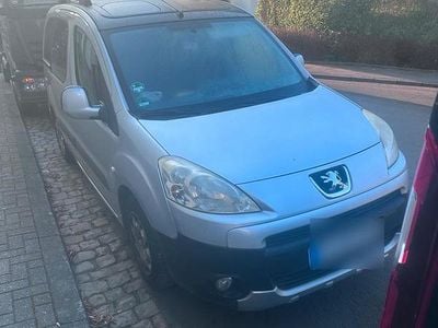 Gebraucht Peugeot Partner Tepee Family 114 PS (83 kW) 2010 Silber Van / Kleinbus