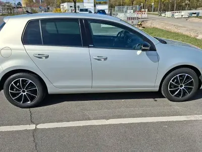 Gebraucht VW Golf VII Style 105 PS (77 kW) 2012 Silber Limousine