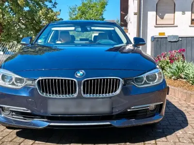 Gebraucht BMW 330 Luxury Line 258 PS (189 kW) 2012 Blau Limousine