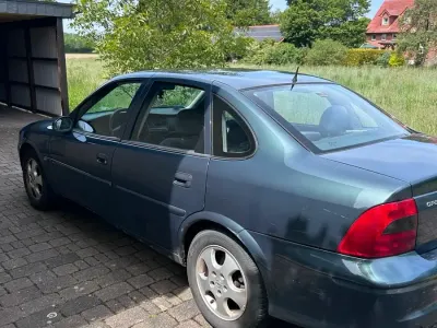 Gebraucht Opel Vectra 116 PS (85 kW) 2000 Grün Limousine