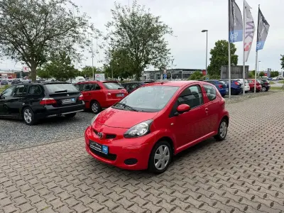 Gebraucht Toyota Aygo Basis 68 PS (50 kW) 2009 Rot Kleinwagen
