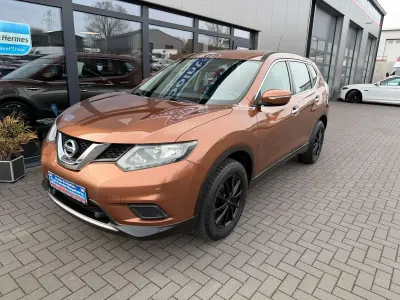 Gebraucht Nissan X-Trail Visia 163 PS (119 kW) 2016 Dark orange (m) SUV
