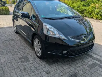 Usata Honda Jazz Sport 99 CV (72 kW) 2011 Argento Utilitaria