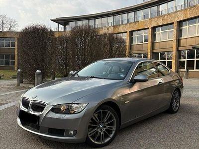 Gebraucht BMW 330 231 PS (169 kW) 2008 Silber Coupé