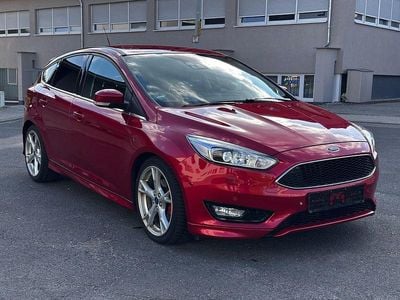 Second-hand Ford Focus ST-Line 150 CP (110 kW) 2015 Roșu Berlinǎ