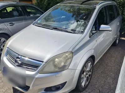 Gebraucht Opel Zafira Cosmo 150 PS (110 kW) 2008 Silber Van / Kleinbus