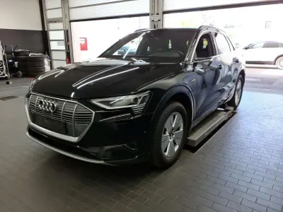 Używany Audi e-tron S-Line 300 kW (408 KM) 2023 Czarny SUV