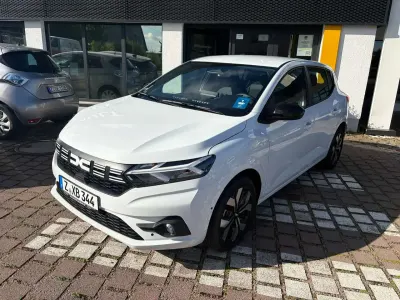 Neu Dacia Sandero Journey 101 PS (74 kW) 2026 Gletscherweiss Kleinwagen