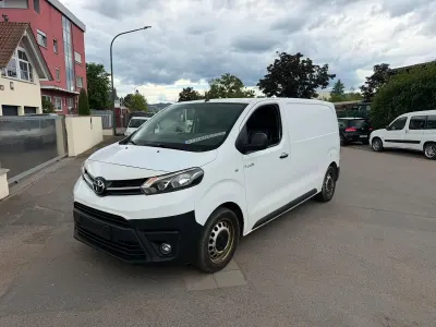 Gebraucht Toyota Proace Comfort 116 PS (85 kW) 2017 Weiß Van / Kleinbus