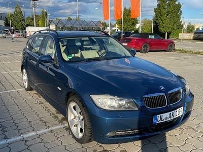 Gebraucht BMW 330 231 PS (169 kW) 2006 Blau Kombi