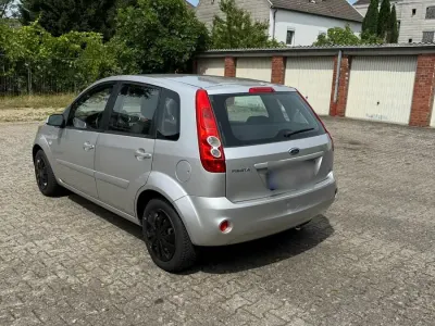 Używany Ford Fiesta 70 KM (51 kW) 2007 Szary Hatchback