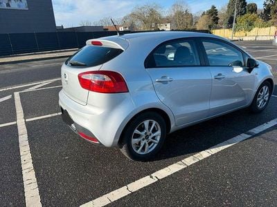 Gebraucht Kia Rio FIFA World Cup Edition 109 PS (80 kW) 2014 Grau Limousine