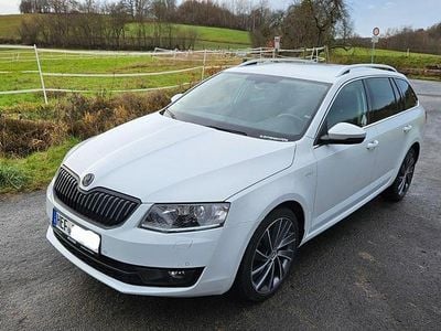 Weiß Gebraucht 2016 Skoda Octavia LAURIN & KLEMENT Kombi | 11.500 € (Etwas zu teuer)
