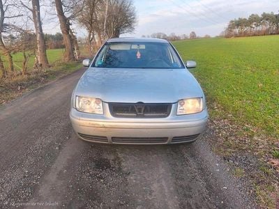 Gebraucht VW Bora 131 PS (96 kW) 2003 Silber Limousine