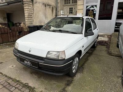 Gebraucht Renault Clio Night&Day 65 PS (47 kW) 1991 Weiß Kleinwagen