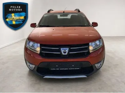 Gebraucht Dacia Sandero Prestige 90 PS (66 kW) 2015 Rot Limousine
