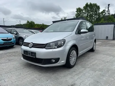 Gebraucht VW Touran Comfortline 140 PS (102 kW) 2014 Silber Van / Kleinbus