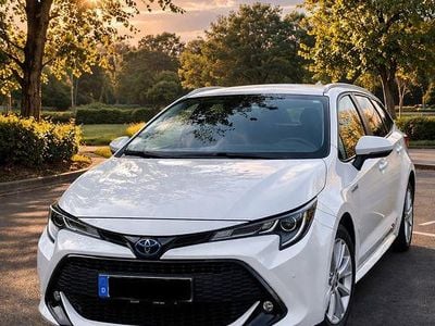 Second-hand Toyota Corolla Hybrid 122 CP (89 kW) 2021 Alb Break