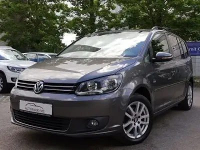 Gebraucht VW Touran Comfortline 105 PS (77 kW) 2012 Grau Van / Kleinbus