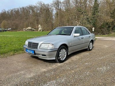 Silber Gebraucht 1999 Mercedes C180 Elegance Limousine | 10.900 €