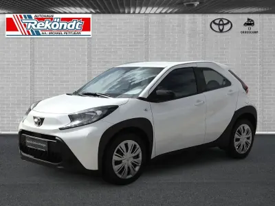 Gebraucht Toyota Aygo X X-play 72 PS (52 kW) 2025 Weiß SUV