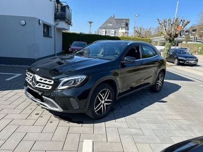 Gebraucht Mercedes GLA220 177 PS (130 kW) 2017 Schwarz SUV