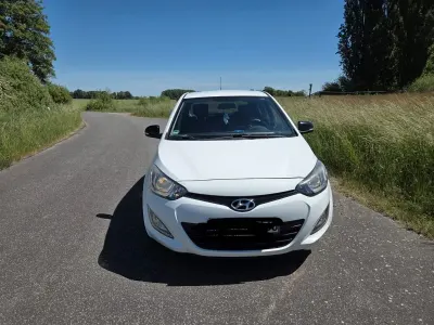 Gebraucht Hyundai i20 Edition 86 PS (63 kW) 2014 Weiß Kleinwagen