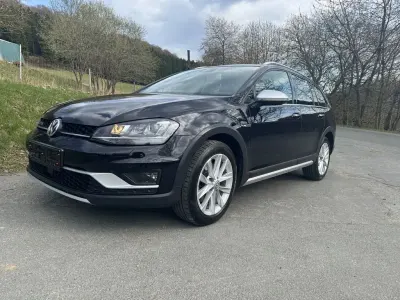 Używany VW Golf Alltrack 184 KM (135 kW) 2016 Czarny Kombi