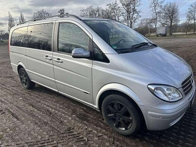 Usata Mercedes Viano 150 CV (110 kW) 2006 Argento Monovolume