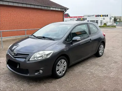 Gebraucht Toyota Auris Life+ 132 PS (97 kW) 2010 Grau Kleinwagen