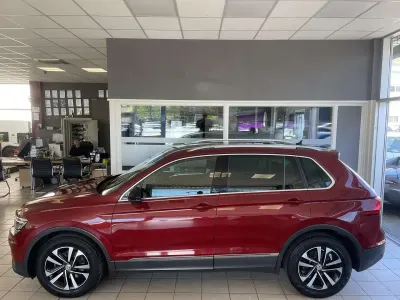 Gebraucht VW Tiguan IQ Drive 150 PS (110 kW) 2019 Ruby red SUV