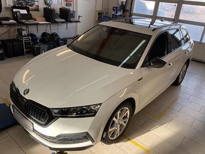 Gebraucht Skoda Octavia SportLine 204 PS (150 kW) 2022 Weiß Kombi