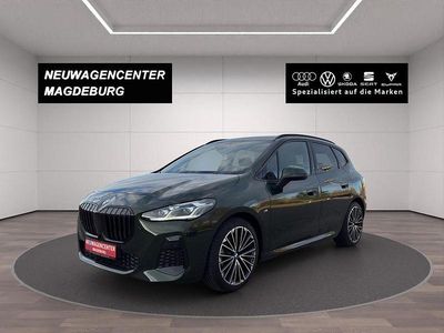 Sanremo green metallic Gebraucht 2024 BMW 218 Active Tourer M Sport Van / Kleinbus | 30.980 € (Etwas zu teuer)