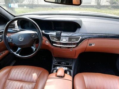 Second-hand Mercedes S320 Executive 211 CP (155 kW) 2008 Negru Berlinǎ