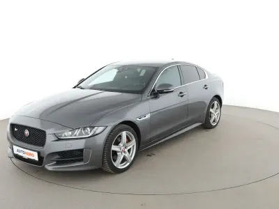 Używany Jaguar XE R-Sport 180 KM (132 kW) 2015 Szary Sedan/Limuzyna