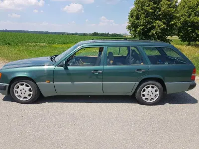 Gebraucht Mercedes E300 220 PS (161 kW) 1991 Grün Kombi