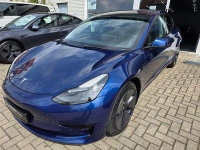 Begagnad Tesla Model 3 RWD 366 kW (498 HK) 2021 Vit Sedan