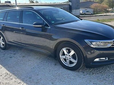 Second-hand VW Passat R-line 150 CP (110 kW) 2019 Gri Break