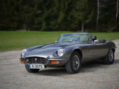 Używany Jaguar E-Type 268 KM (197 kW) 1974 Czarny Kabriolet