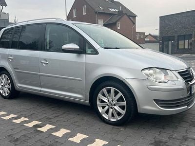 Silber Gebraucht 2010 VW Touran United Van / Kleinbus | 3.500 € (Fairer Preis)