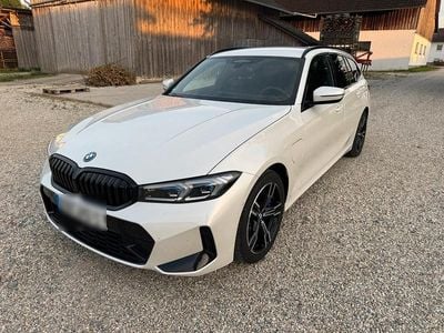 BMW 330e