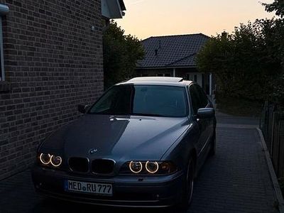 BMW 525