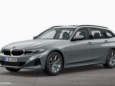 Grau Gebraucht 2022 BMW 320e Sport Line Kombi | 33.901 € (Etwas zu teuer)