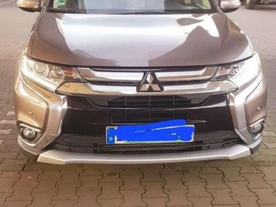 Gebraucht 2016 Mitsubishi Outlander Plus SUV | 11.999 €