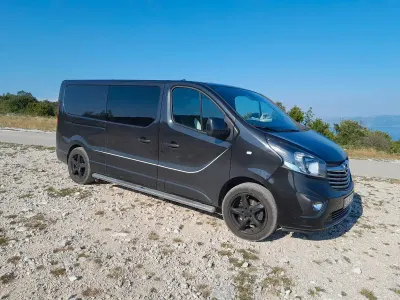 Gebraucht Opel Vivaro 145 PS (106 kW) 2018 Schwarz Van / Kleinbus