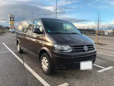 Gebraucht VW Caravelle 102 PS (75 kW) 2011 Violet Van
