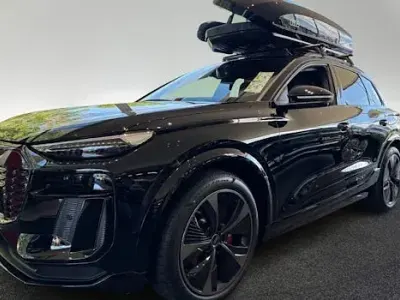 Neu Audi SQ6 e-tron Ambiente 380 kW (517 PS) 2026 Schwarz SUV