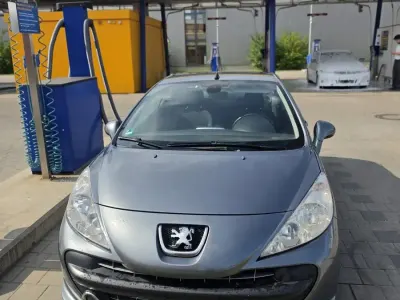 Gebraucht Peugeot 207 CC 120 PS (88 kW) 2008 Silber Cabrio