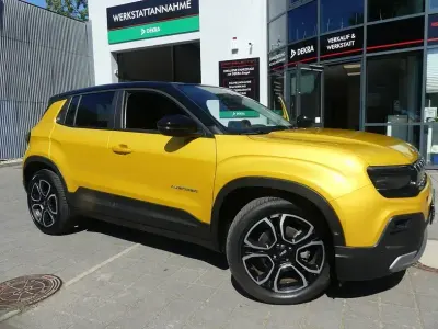 Gebraucht Jeep Avenger EV Summit 114 kW (156 PS) 2023 Yellow launch (metallic) SUV